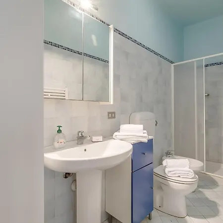 Seaside Binario Blu 500 M Dal Mare - Happy * Алассіо