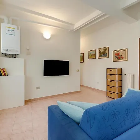 Seaside Binario Blu 500 M Dal Mare - Happy *